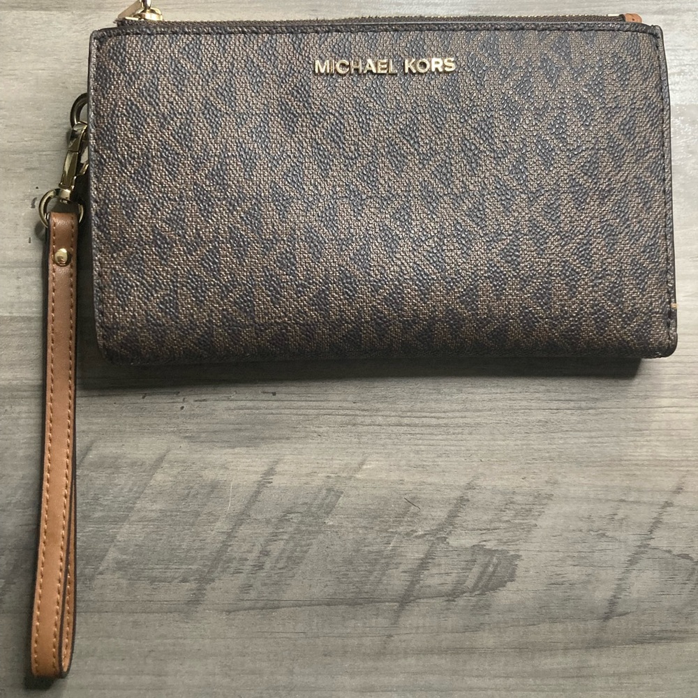 MICHAEL KORS ADELE LOGO SMARTPHONE WALLET